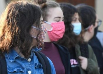 Πώς θα επιστρέψουν οι μαθητές στα σχολεία και πότε θα κλείνουν τμήματα