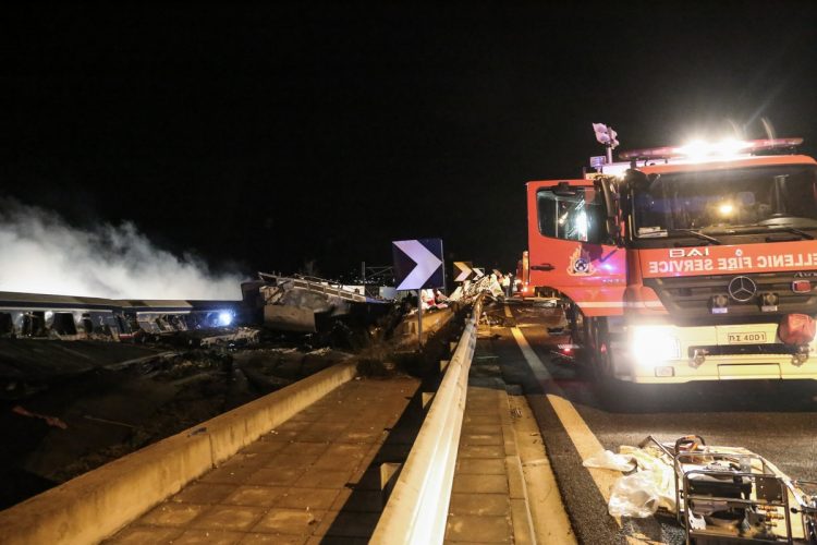 Σύγκρουση δυο αμαξοστοιχιών στα Τέμπη, Τετάρτη 1 Μαρτίου 2023. Σύμφωνα με την ανακοίνωση της Hellenic Train, στον Ευαγγελισμό σημειώθηκε μετωπική σύγκρουση δύο αμαξοστοιχιών: μιας εμπορευματικής αμαξοστοιχίας και της αμαξοστοιχίας IC 62 που είχε αναχωρήσει από Αθήνα προς Θεσσαλονίκη. 
(ΛΕΩΝΙΔΑΣ ΤΖΕΚΑΣ/EUROKINISSI)