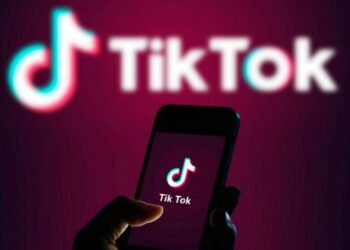 Σκέψεις για απαγόρευση του Tik Tok σε ανηλίκους κάτω των 15 ετών – Τι λένε ειδικοί & μαθητές